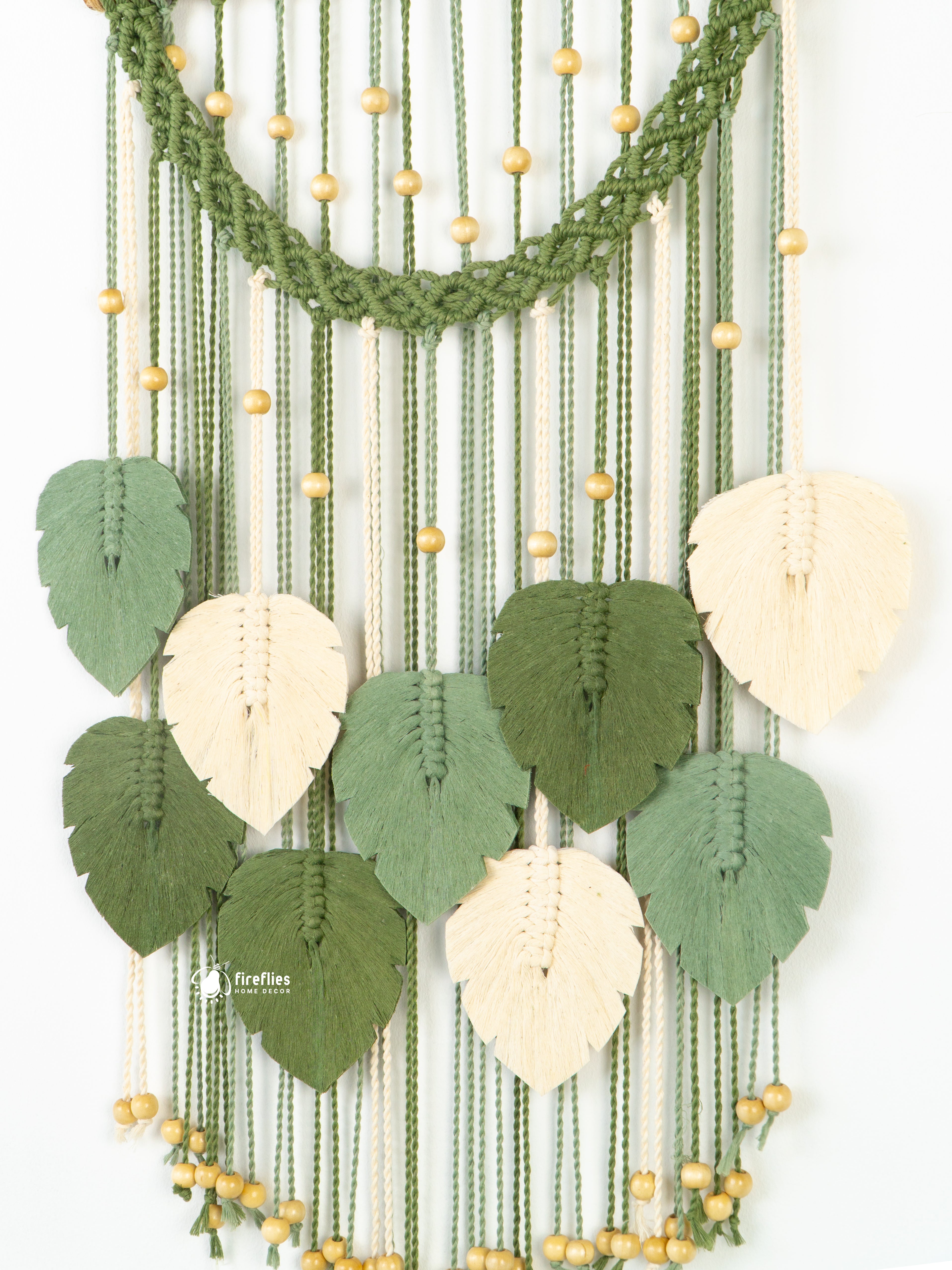Handmade macrame leaf, ideal for natural or minimalist spaces    
