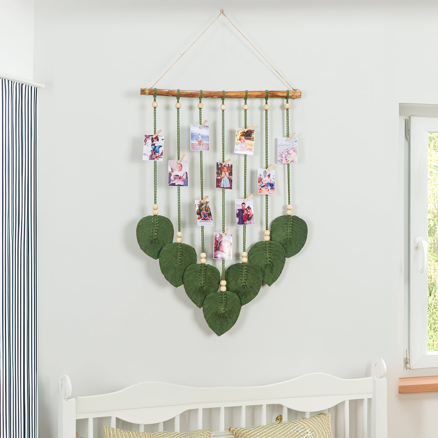 Macrame leaf wall photo display, perfect for boho or Scandinavian-inspired spaces, keeping your memories within sight.
