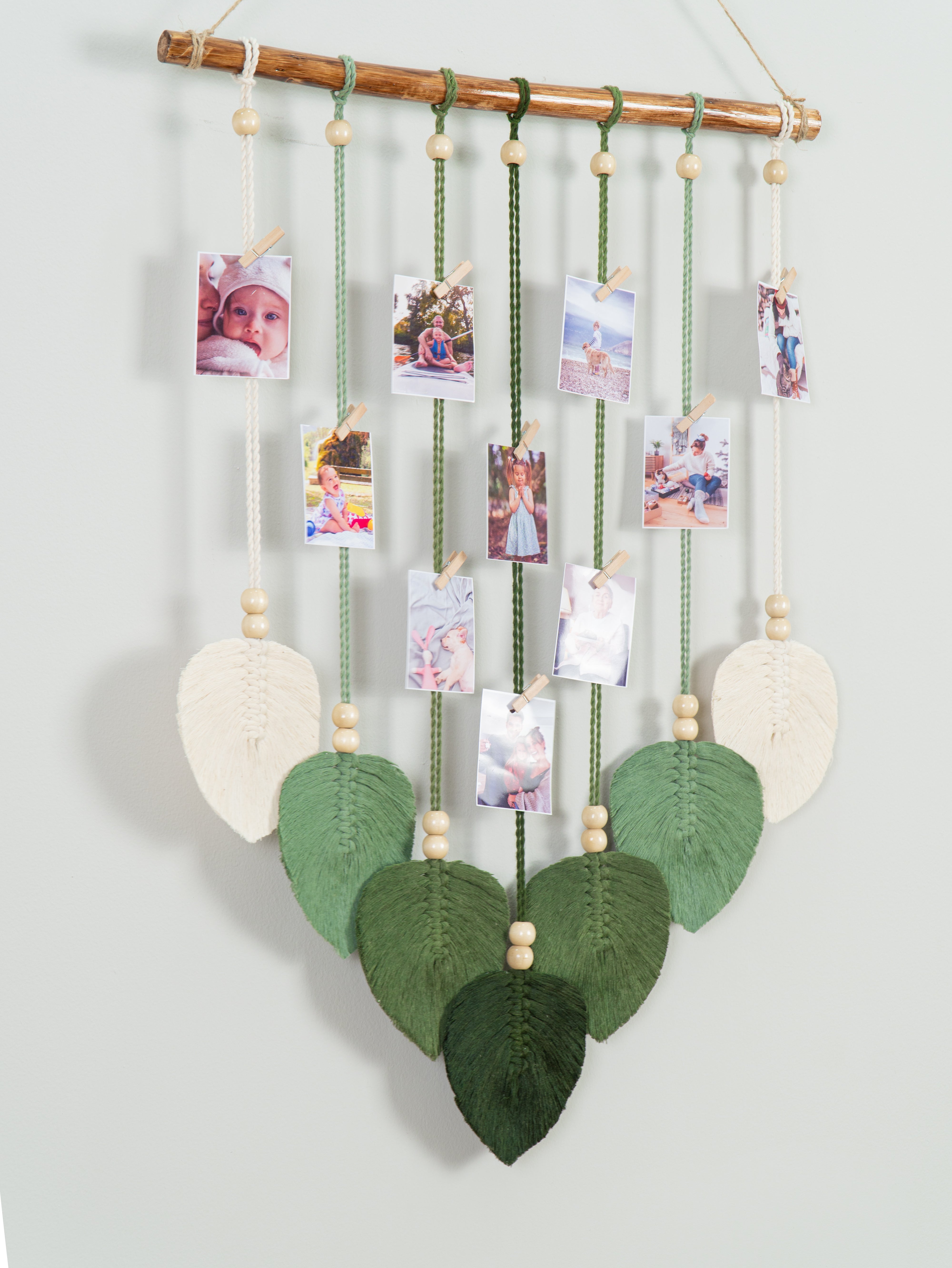 Macrame leaf wall photo display, perfect for boho or Scandinavian-inspired spaces, keeping your memories within sight.