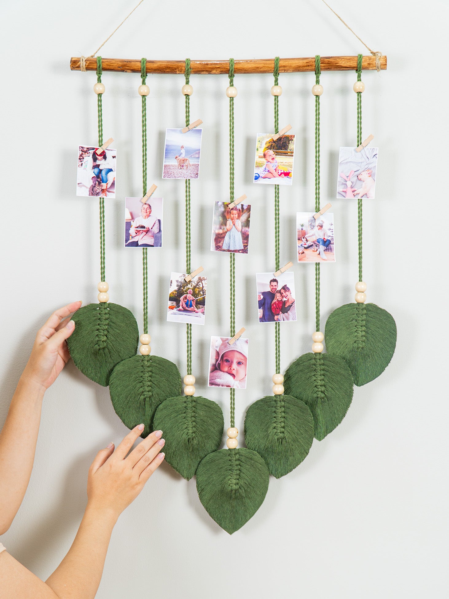 Natural cotton Macrame Leaf Wall Hanging Photo Display, ideal for creating a relaxing atmosphere to store precious moments.
